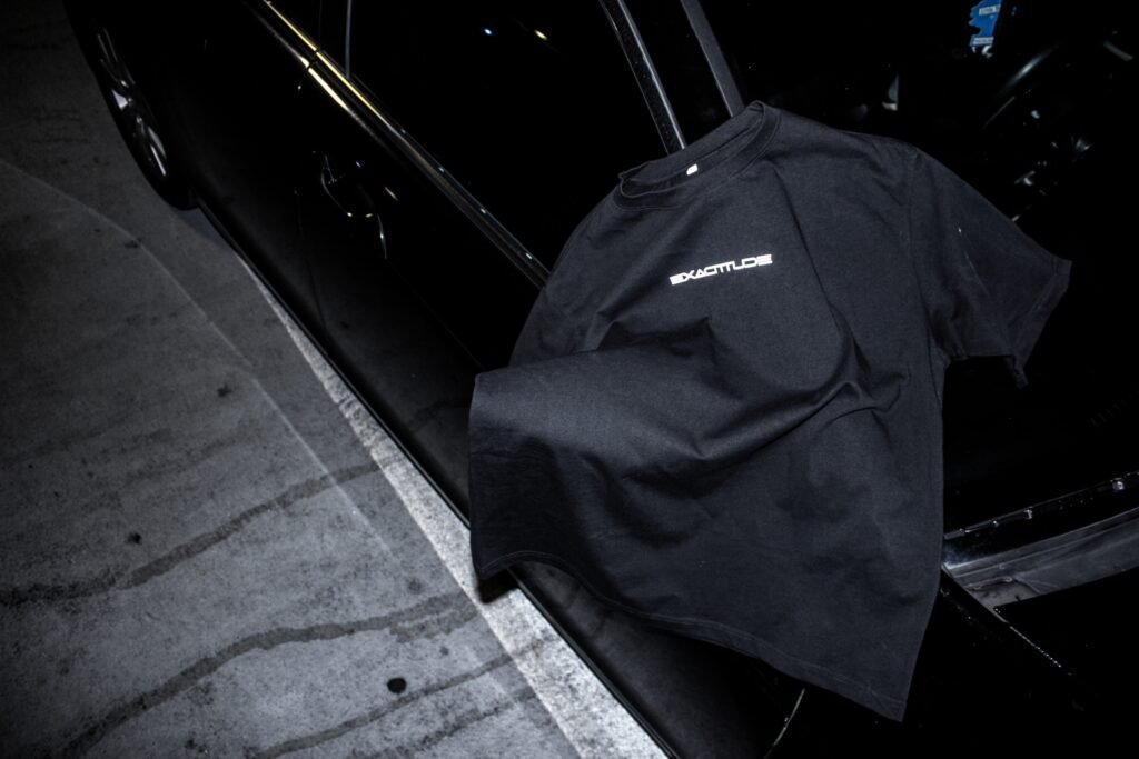 EXACTITUDE brand Oversized T-Shirt, Black, Product Image.